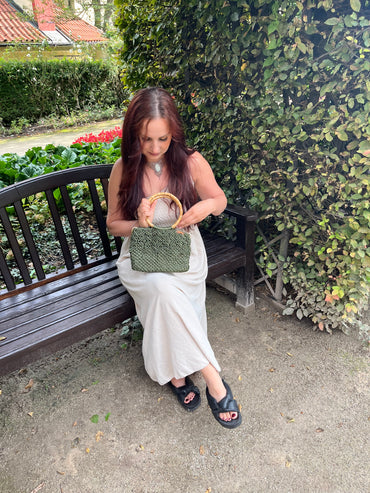 Khaki kabelka s keltským vzorem