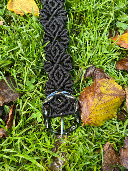 Pásek černé listy