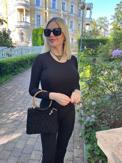 Luxuriöse Makramee-Handtasche mit Bambusgriff – Black Elegance