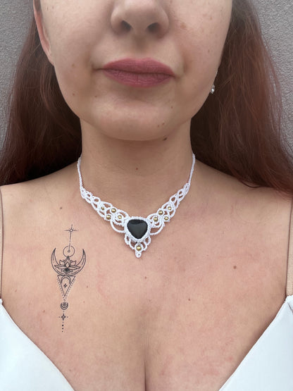 Náhrdelník “Neome” s tygřím okem